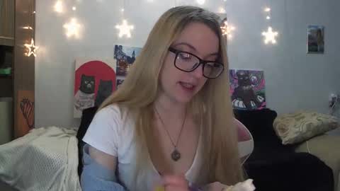Snapshot of sophiasonata chatting on September 2025 09:18:01 PM SophiaSonata online show from September 2025 09:18:01 PM