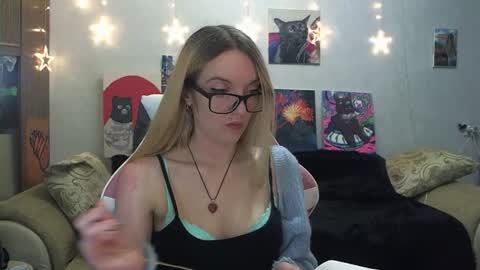 Snapshot of sophiasonata chatting on October 2025 10:05:01 PM SophiaSonata online show from October 2025 10:05:01 PM