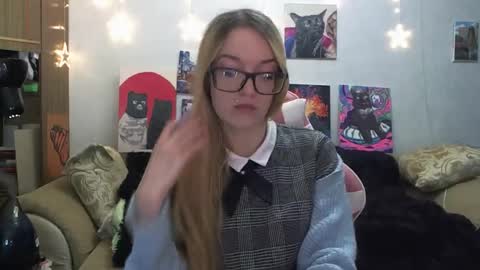 Snapshot of sophiasonata chatting on October 2025 07:56:02 PM SophiaSonata online show from October 2025 07:56:02 PM