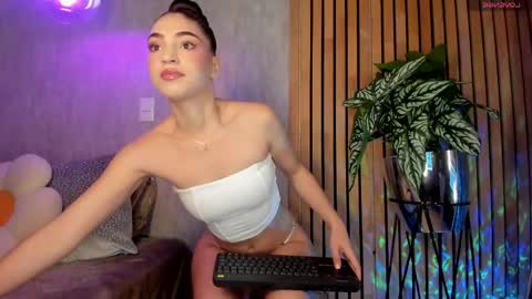 Snapshot of sophidavis chatting on April 2026 02:36:02 AM Sophi online show from April 2026 02:36:02 AM