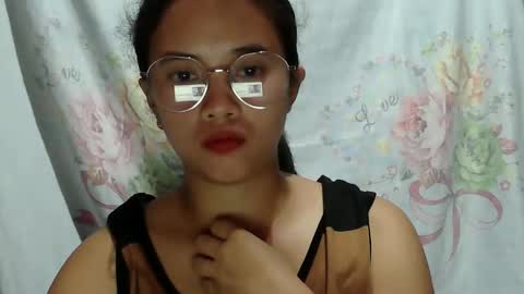 sophie_193 online show from May 2026 06:01:02 PM