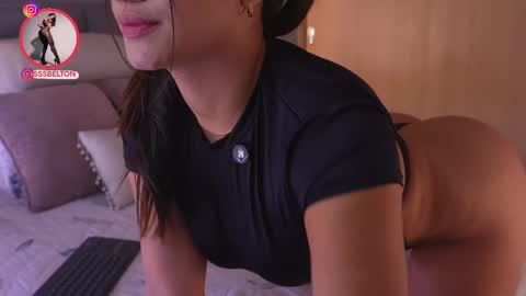 Snapshot of sophie_belton chatting on October 2025 04:19:01 PM sofia online show from October 2025 04:19:01 PM