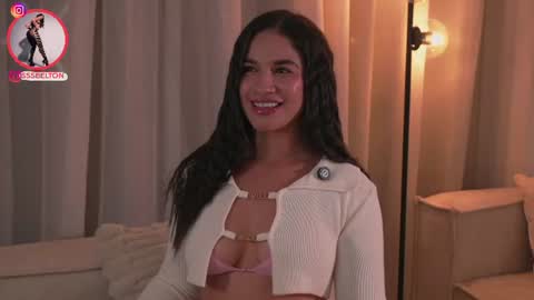 Snapshot of sophie_belton chatting on July 2026 12:27:01 AM sofia online show from July 2026 12:27:01 AM