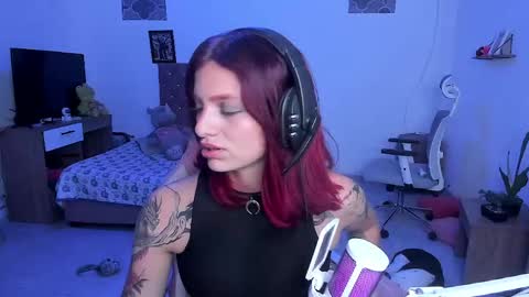 Snapshot of sophie_dolly_ chatting on May 2026 05:15:02 AM sophie doll online show from May 2026 05:15:02 AM