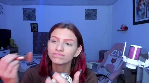 Snapshot of sophie_dolly_ chatting on June 2026 04:14:02 AM sophie doll online show from June 2026 04:14:02 AM