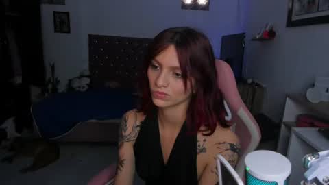 Snapshot of sophie_dolly_ chatting on June 2026 04:27:01 PM sophie doll online show from June 2026 04:27:01 PM