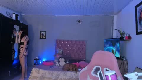 Snapshot of sophie_dolly_ chatting on July 2026 07:50:01 PM sophie doll online show from July 2026 07:50:01 PM