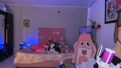 Snapshot of sophie_dolly_ chatting on July 2026 07:12:02 PM sophie doll online show from July 2026 07:12:02 PM