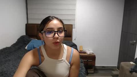 sophie_fox2 online show from May 2026 11:56:01 PM