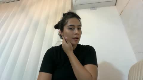Snapshot of sophie_foxxx chatting on May 2026 03:15:01 AM Sophie online show from May 2026 03:15:01 AM