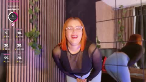 Snapshot of sophie_new25 chatting on October 2025 12:03:01 PM sophie_new25 online show from October 2025 12:03:01 PM