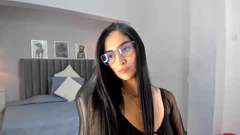 Snapshot of sophie_nolie chatting on February 2026 01:37:01 PM Sophi online show from February 2026 01:37:01 PM
