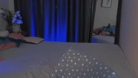 sophie_nomenal_ online show from November 2025 02:08:01 PM