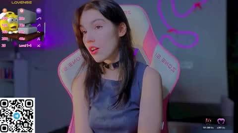 sophie_nomenal_ online show from February 2026 07:45:01 PM