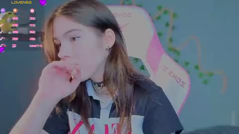 Snapshot of sophie_nomenal_ chatting on August 2026 06:59:02 AM sophie_nomenal_ online show from August 2026 06:59:02 AM