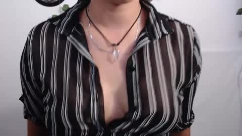 sophie_ross1 online show from October 2025 12:52:01 AM