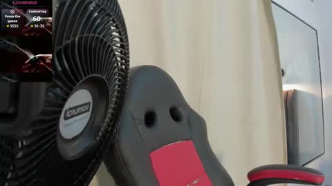 sophie_smith19 online show from December 2025 02:25:02 PM