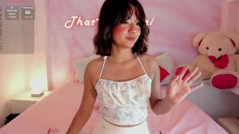 Snapshot of sophie_smitt chatting on November 2025 01:48:01 AM Sophie Smitt online show from November 2025 01:48:01 AM