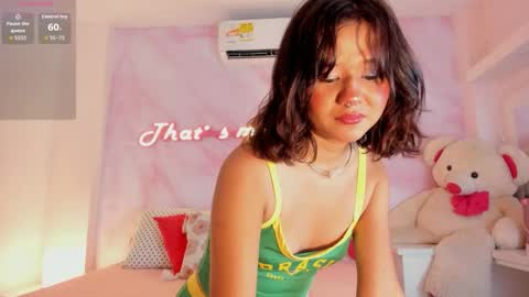 Snapshot of sophie_smitt chatting on November 2025 02:03:01 AM Sophie Smitt online show from November 2025 02:03:01 AM