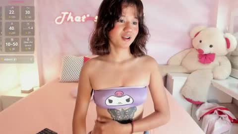 Snapshot of sophie_smitt chatting on December 2025 01:32:01 AM Sophie Smitt online show from December 2025 01:32:01 AM