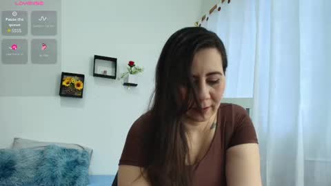 Snapshot of sophie_tyler25 chatting on July 2026 01:26:01 PM SOPHIE TYLER online show from July 2026 01:26:01 PM