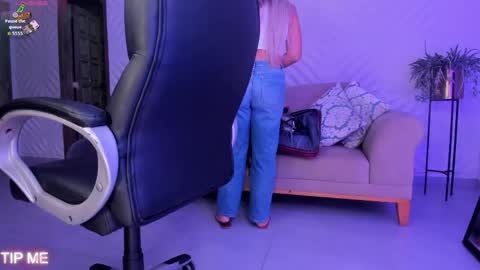 Sophie online show from April 2026 11:52:02 PM