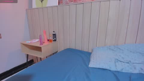 Snapshot of sophiebenson_ chatting on January 2025 03:09:01 PM Sophie online show from January 2025 03:09:01 PM