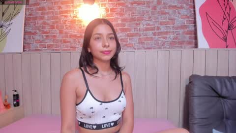 Snapshot of sophiebenson_ chatting on January 2025 03:14:02 PM Sophie online show from January 2025 03:14:02 PM