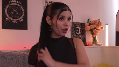 Sophiee  online show from October 2025 07:54:02 PM