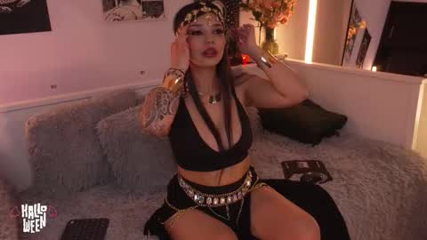 Sophiee  online show from November 2025 02:57:02 AM