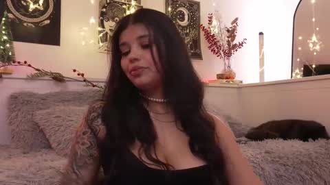 Sophiee  online show from December 2025 07:32:01 PM