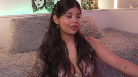 Snapshot of sophiee_art chatting on April 2026 09:21:02 PM Sophiee online show from April 2026 09:21:02 PM