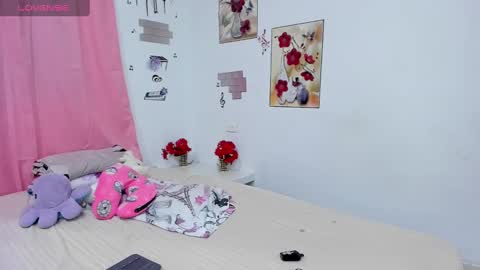 Sophie Woods  online show from December 2024 10:43:02 PM