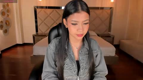 Sophie Houston online show from April 2026 03:31:02 AM