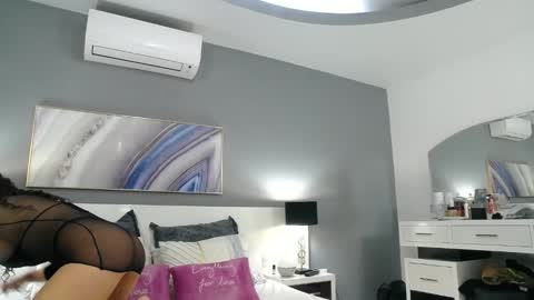 Snapshot of sophiejoulia chatting on February 2025 05:47:02 PM Sophie online show from February 2025 05:47:02 PM