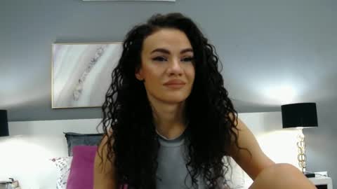 Snapshot of sophiejoulia chatting on March 2025 06:26:02 PM Sophie online show from March 2025 06:26:02 PM