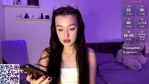 citygirl my face is 10 my body tea everything on me natural im petiteee online show from May 2026 05:20:02 PM