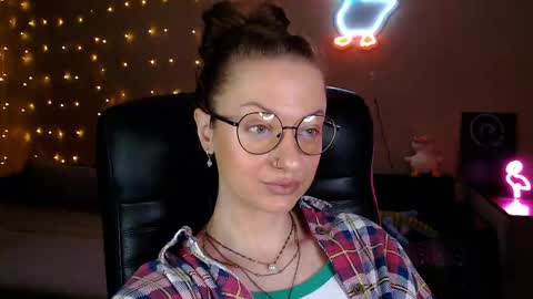 Snapshot of sophieleroux chatting on April 2026 01:02:01 PM sophieleroux online show from April 2026 01:02:01 PM
