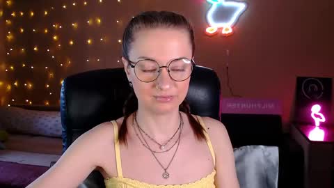 Snapshot of sophieleroux chatting on May 2026 12:10:01 PM sophieleroux online show from May 2026 12:10:01 PM