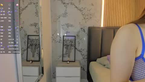 Sophie  online show from October 2025 12:49:01 PM