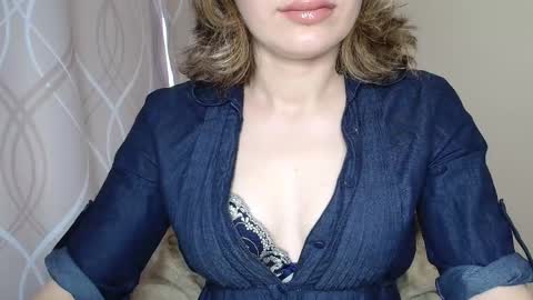 Snapshot of sophiemisss chatting on September 2025 06:57:02 AM Sophiemisss online show from September 2025 06:57:02 AM