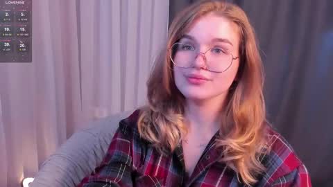 Snapshot of sophiemure chatting on October 2025 03:13:01 PM Sophie online show from October 2025 03:13:01 PM