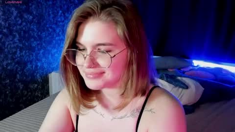 Sophie online show from April 2026 09:39:33 PM