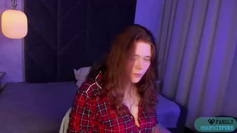 Sophie online show from October 2025 08:40:02 PM