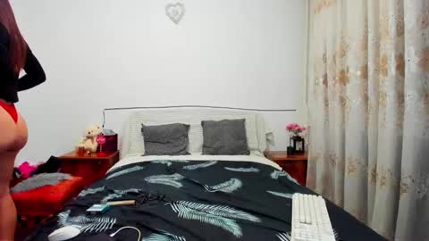 Snapshot of sophiesin__ chatting on December 2024 05:26:02 PM Sophie online show from December 2024 05:26:02 PM