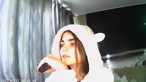 Sophie and my bestie Mandy    online show from September 2025 10:30:01 AM