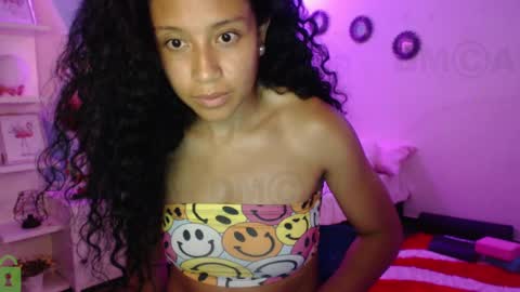 Snapshot of sophiia_dreams chatting on December 2024 02:25:02 AM Sophia this is not my real name online show from December 2024 02:25:02 AM