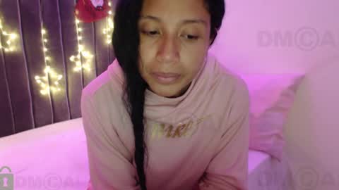 Snapshot of sophiia_dreams chatting on December 2024 12:11:02 AM Sophia this is not my real name online show from December 2024 12:11:02 AM