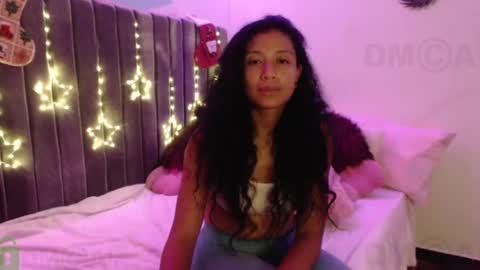 Snapshot of sophiia_dreams chatting on December 2024 02:19:02 AM Sophia this is not my real name online show from December 2024 02:19:02 AM