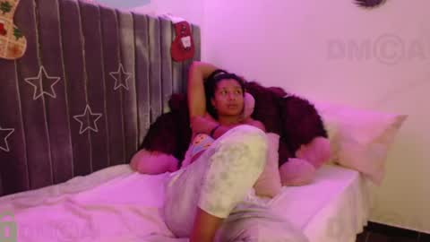 Snapshot of sophiia_dreams chatting on December 2024 03:16:02 AM Sophia this is not my real name online show from December 2024 03:16:02 AM